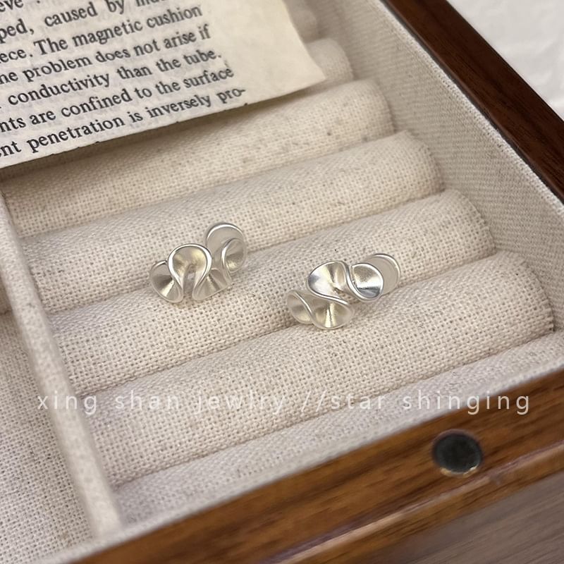 Stud Irregular / Clip-On Earring