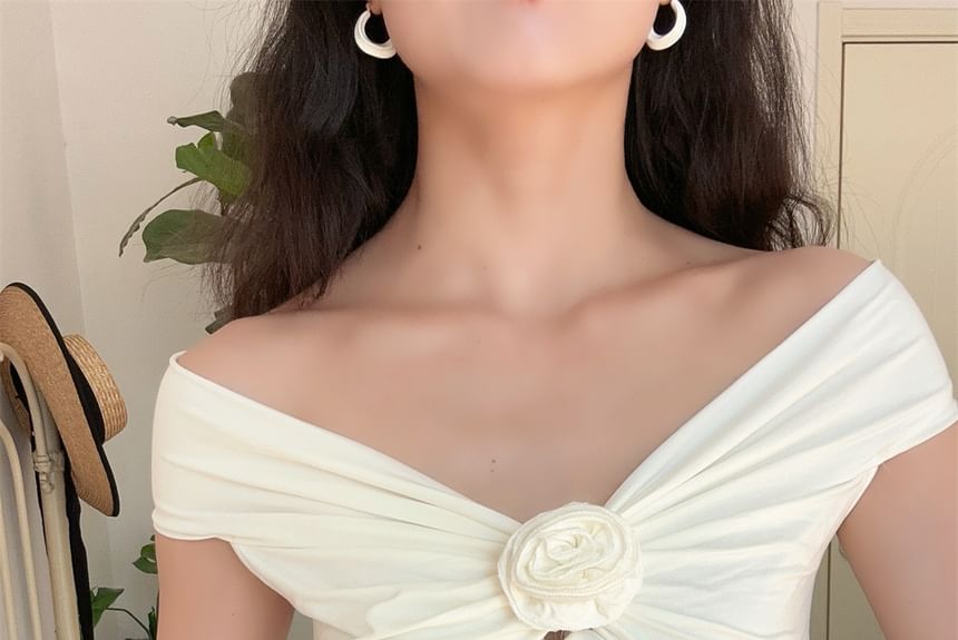 Off-Shoulder Accent Short-Sleeve Floral Plain Crop Slim Ruched Fit Top