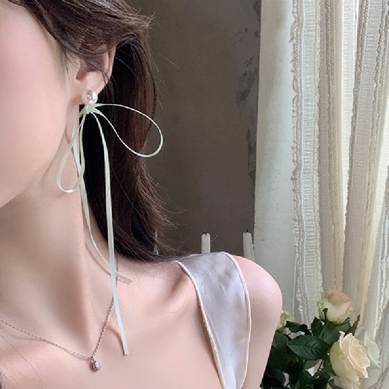 Pearl Bow Faux Earring