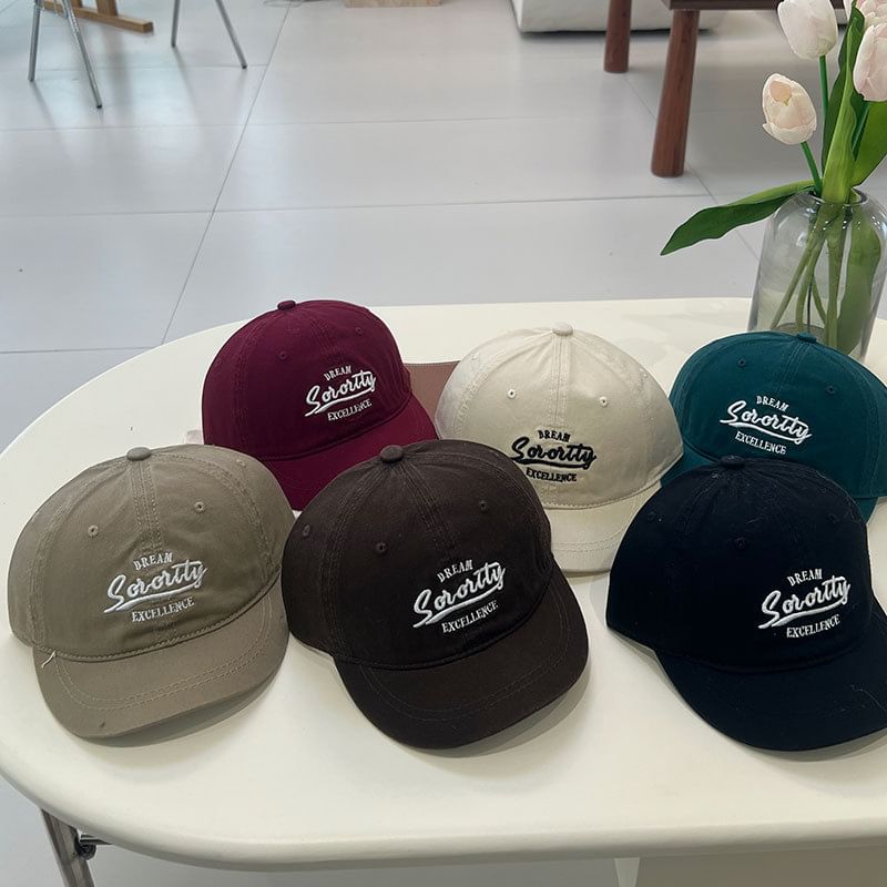 Short Cap Embroidered Lettering Brim