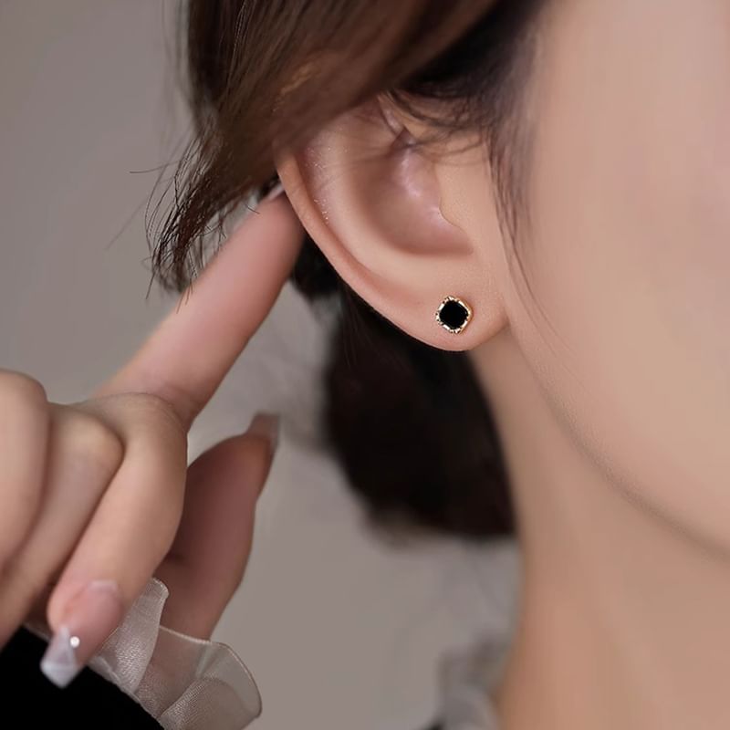 Square Silver Stud Ear Sterling