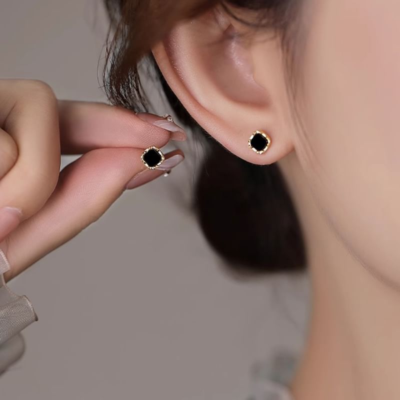 Square Silver Stud Ear Sterling