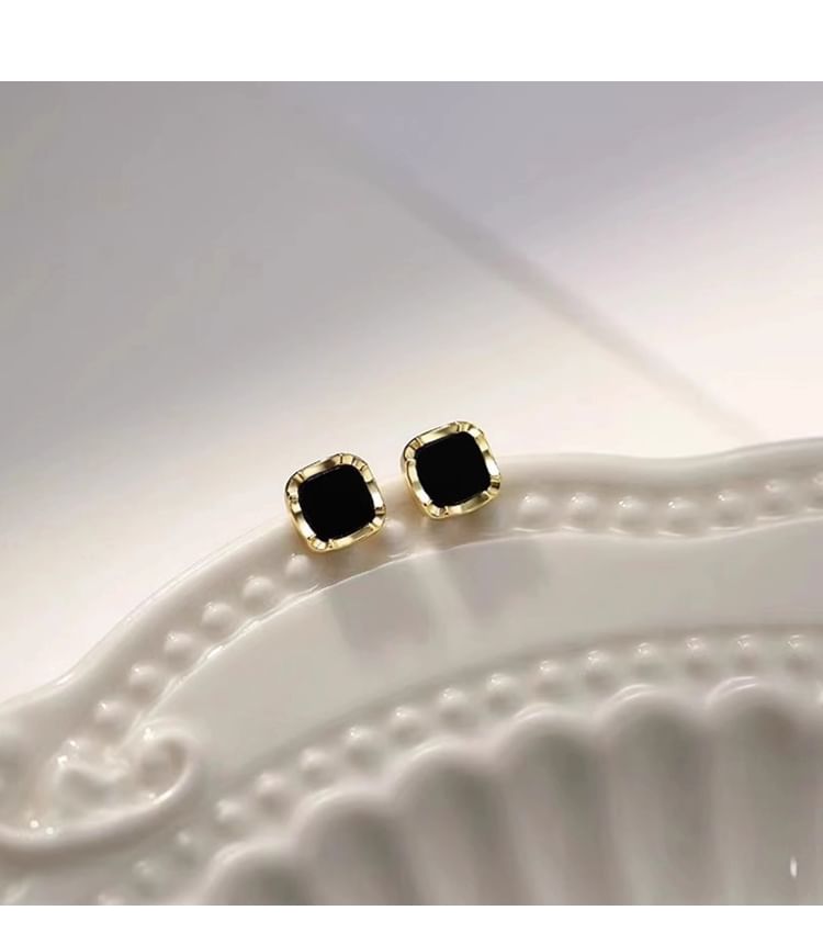 Square Silver Stud Ear Sterling