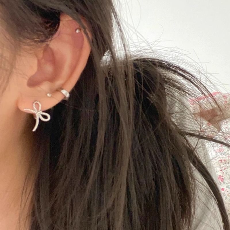 Ear Stud Ribbon