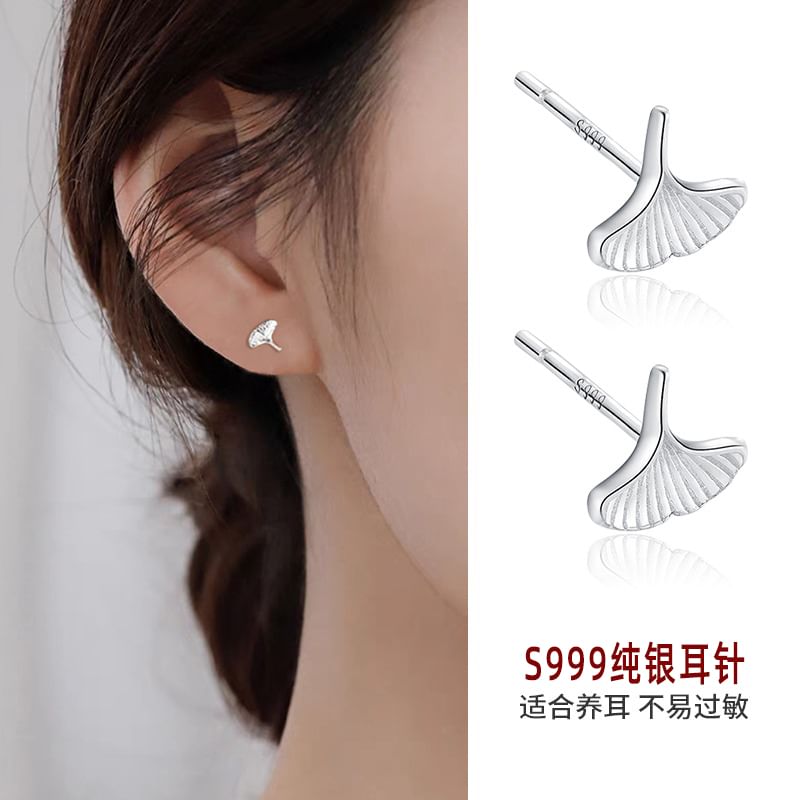 Ear Metallic Stud