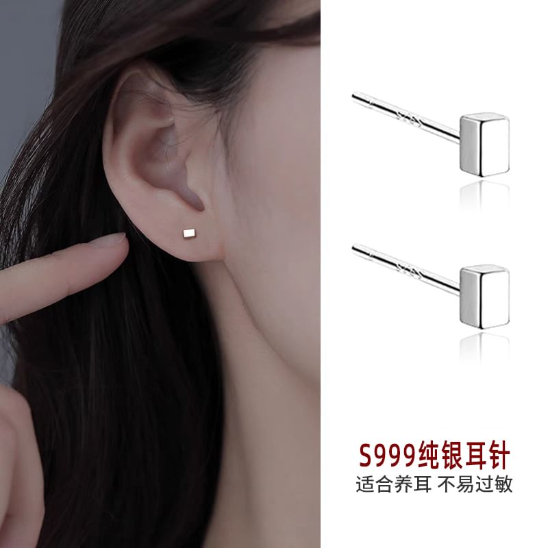 Ear Metallic Stud