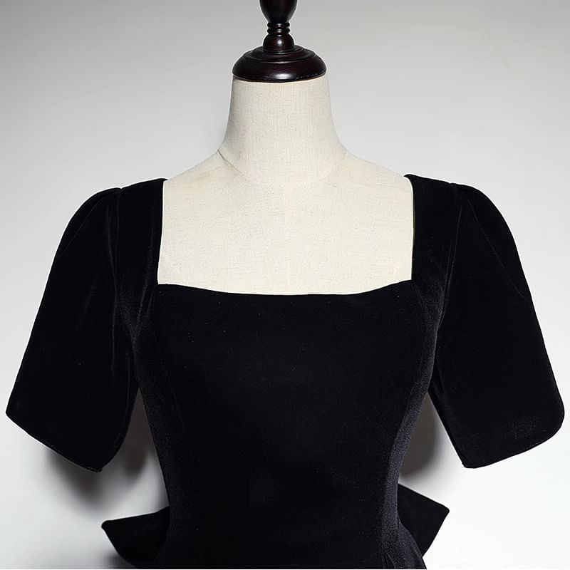 Plain Square A-Line Neck Bow Velvet Evening Back Short-Sleeve Gown