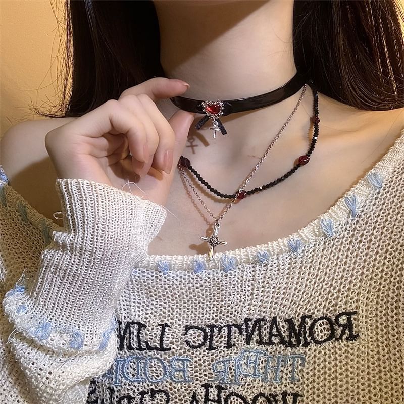 / Choker Rhinestone Faux Leather Cross Necklace