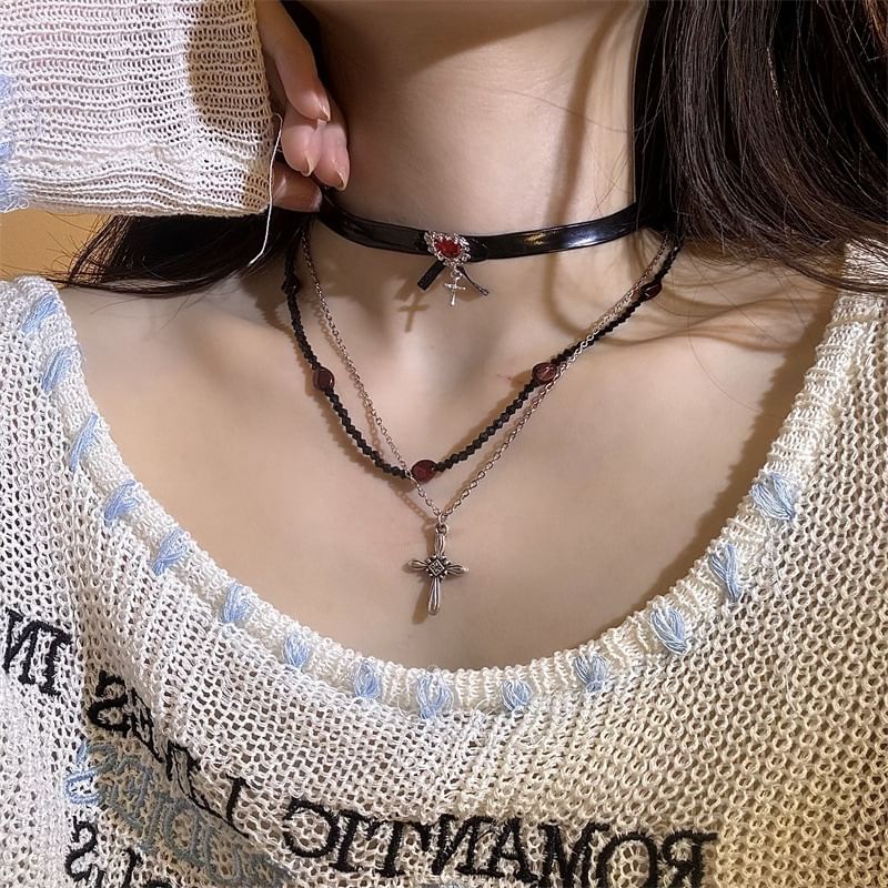 / Choker Rhinestone Faux Leather Cross Necklace