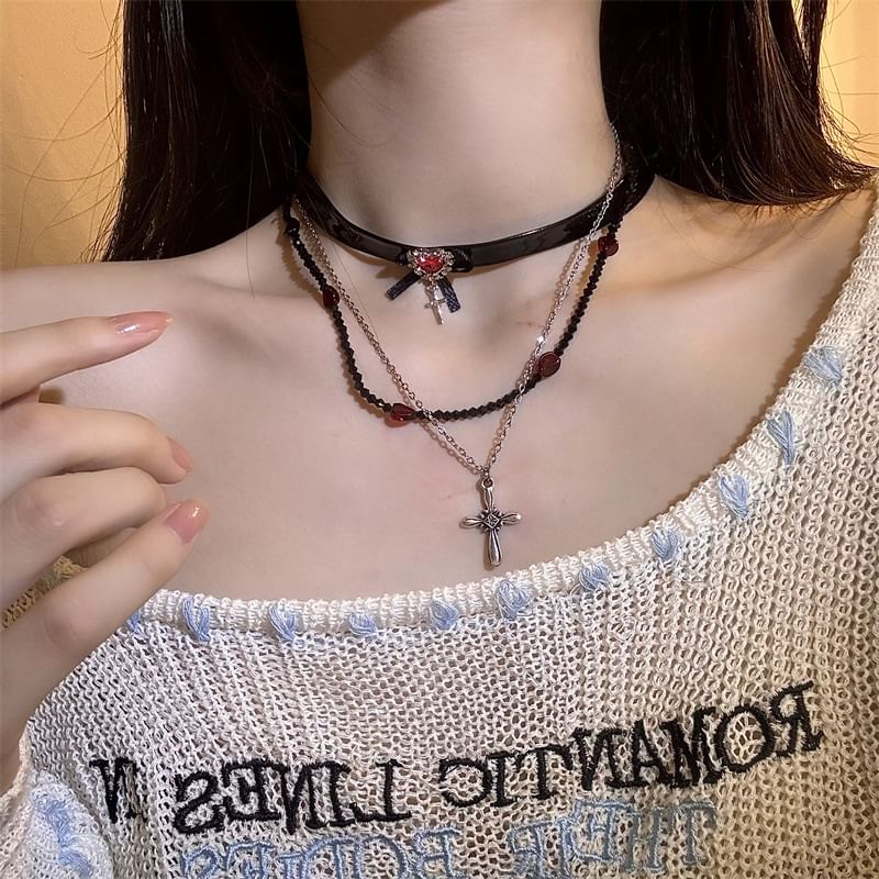 / Choker Rhinestone Faux Leather Cross Necklace