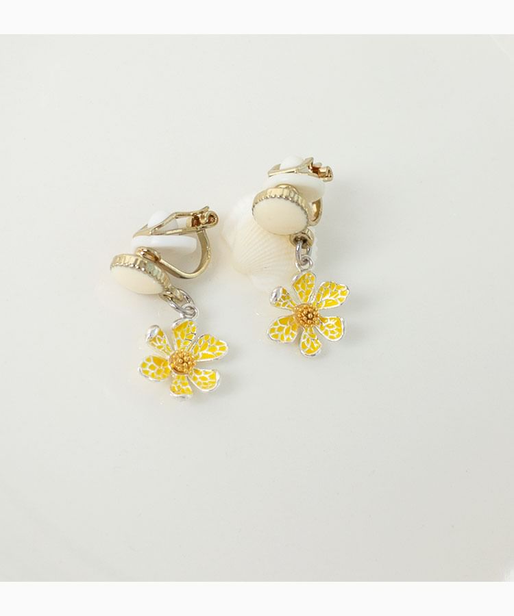 Earring / Flower Drop On Clip