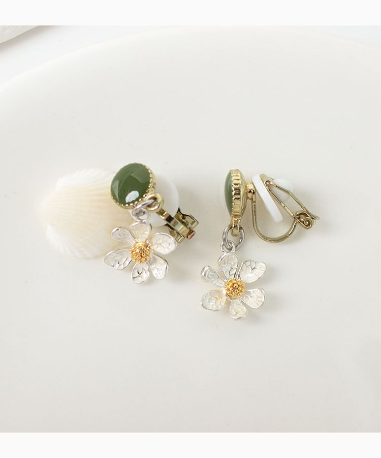 Earring / Flower Drop On Clip