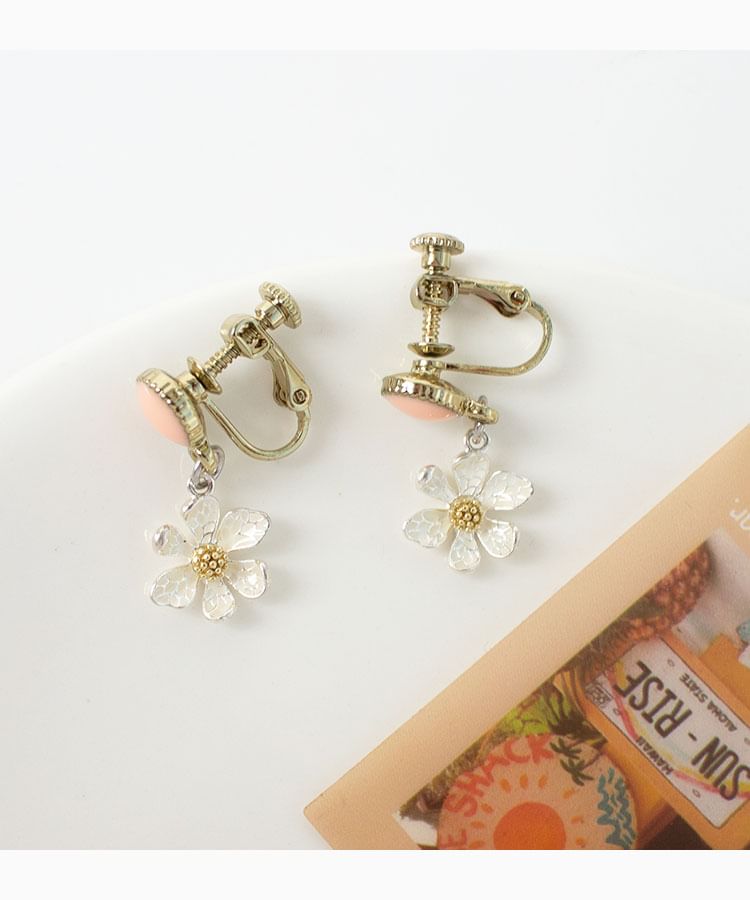 Earring / Flower Drop On Clip