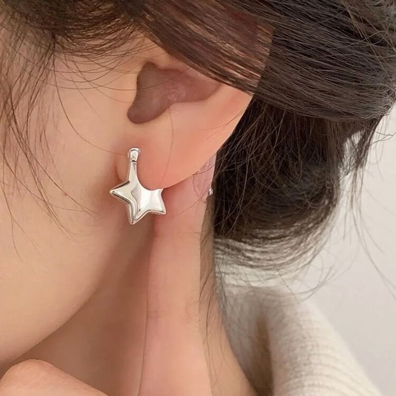 Huggie Clip-On Star / Earring