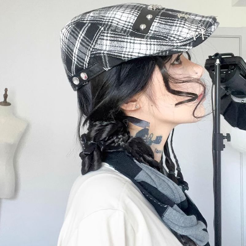 Pin Newsboy Accent Plaid Cap