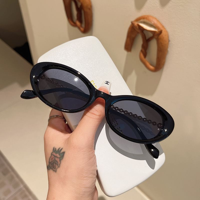Plastic Oval Sunglasses