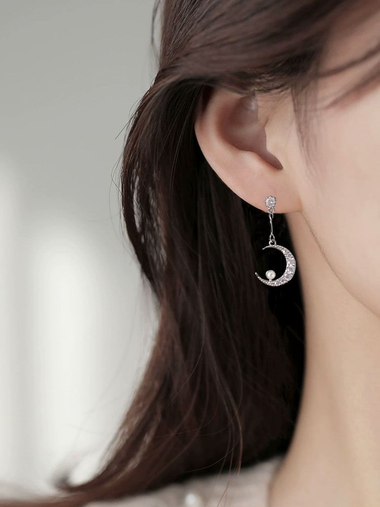 Star Alloy Asymmetrical Rhinestone Moon Dangle Earring Faux Pearl