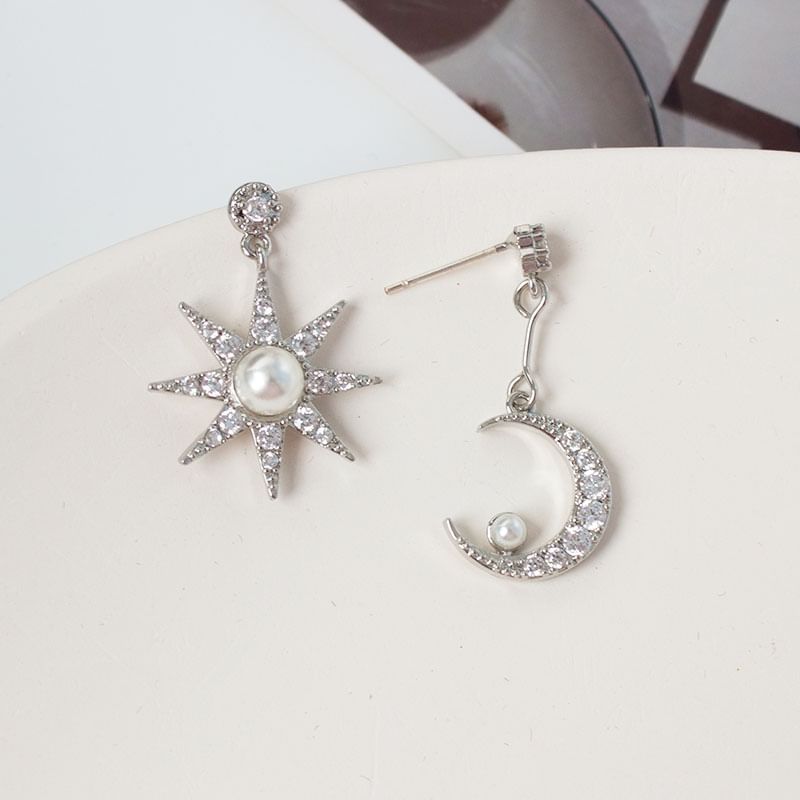 Star Alloy Asymmetrical Rhinestone Moon Dangle Earring Faux Pearl