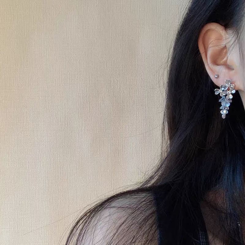 Faux Clip-On Crystal Earring Floral Rhinestone / Drop