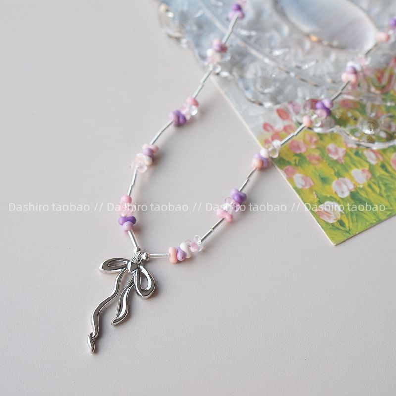 Beaded Pendant Irregular Bow Necklace