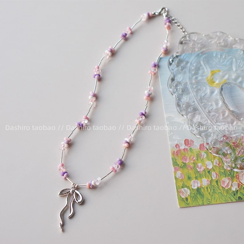 Beaded Pendant Irregular Bow Necklace