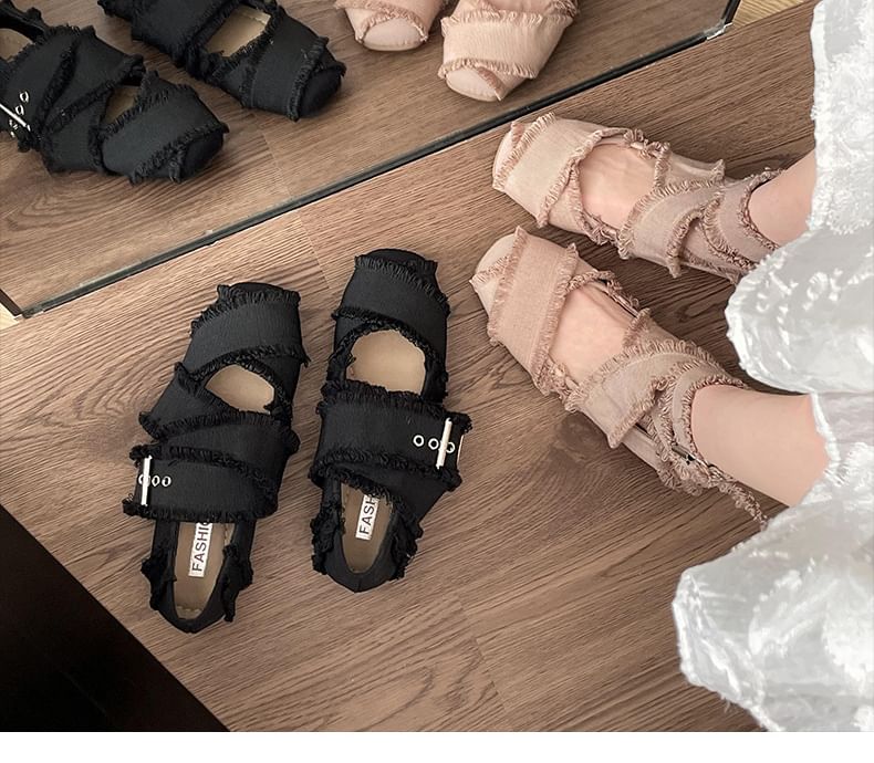 Buckled Flats Ballet Plain
