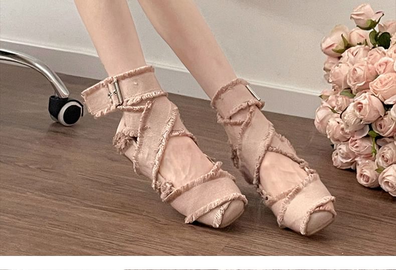 Buckled Flats Ballet Plain