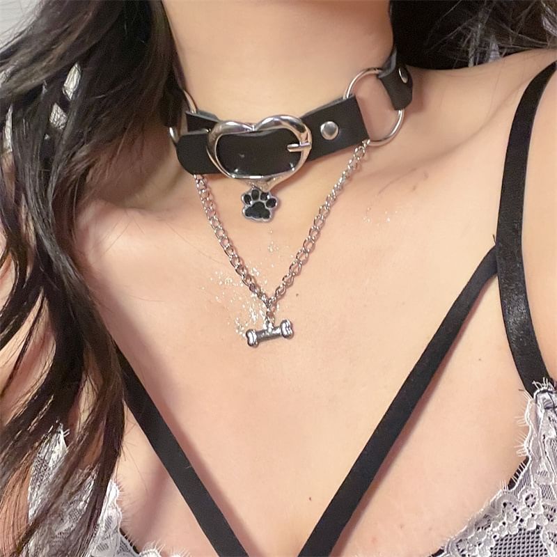 Faux Heart Choker Buckle Paw Leather