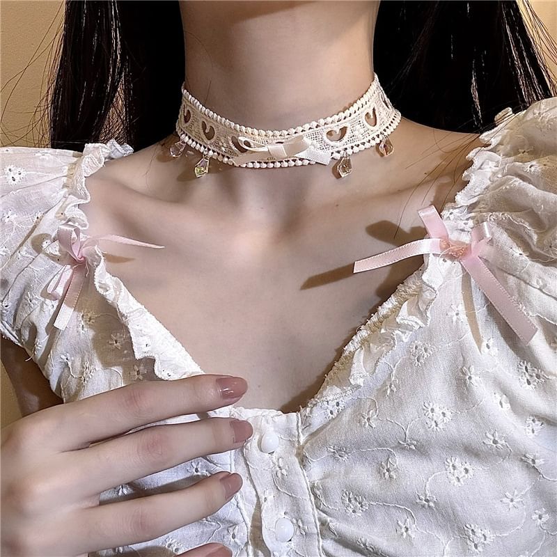 Heart Choker Accent Ribbon Cutout