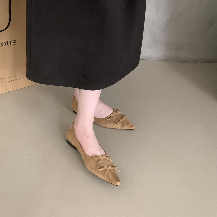 Ribbon Accent Pointed Flats