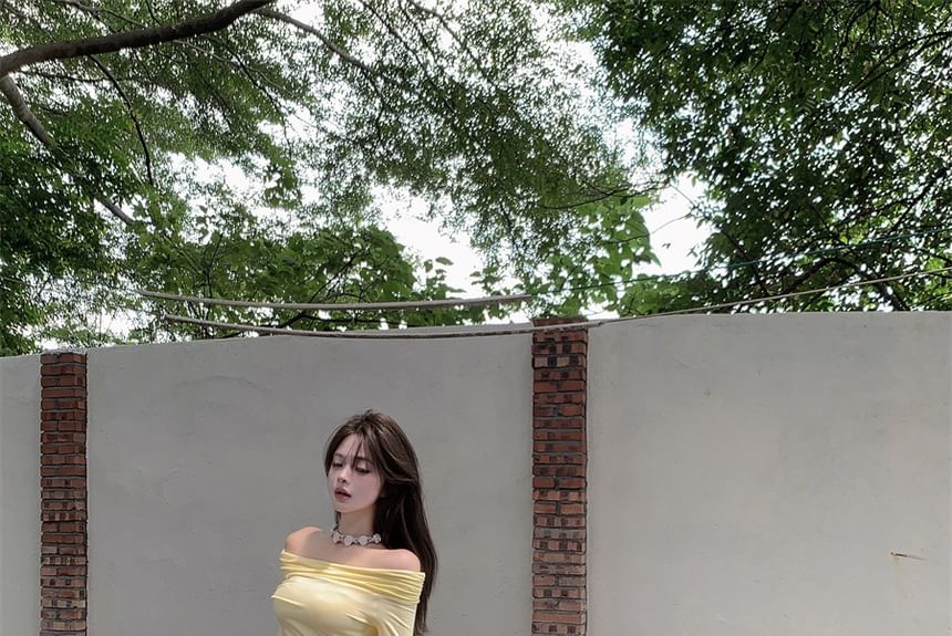 Tee Waist Maxi A-Line Set: High Off-Shoulder + Plain Fit Long-Sleeve Crop Slim Skirt