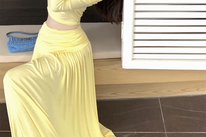 Tee Waist Maxi A-Line Set: High Off-Shoulder + Plain Fit Long-Sleeve Crop Slim Skirt