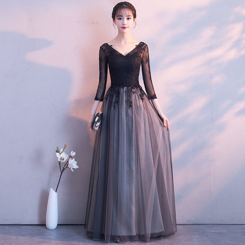 Lace Gown Sleeveless A-Line V-Neck Evening