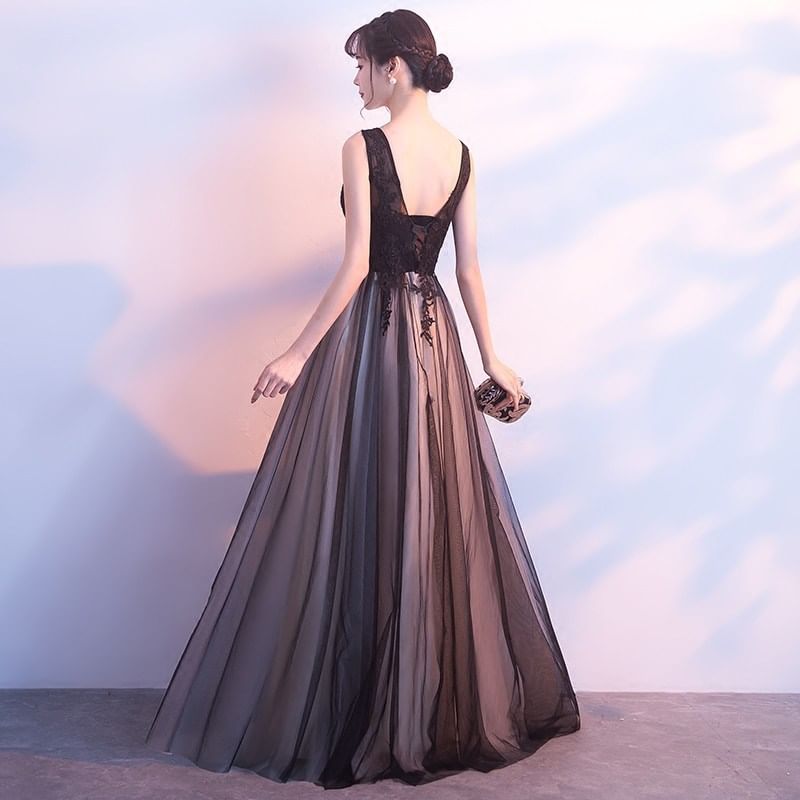 Lace Gown Sleeveless A-Line V-Neck Evening