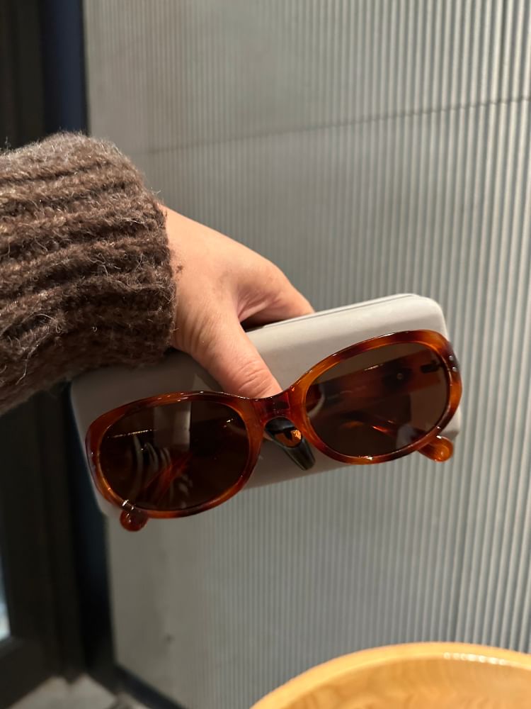Oval Frame Sunglasses
