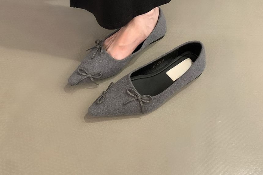Toe Pointed Flats Bow