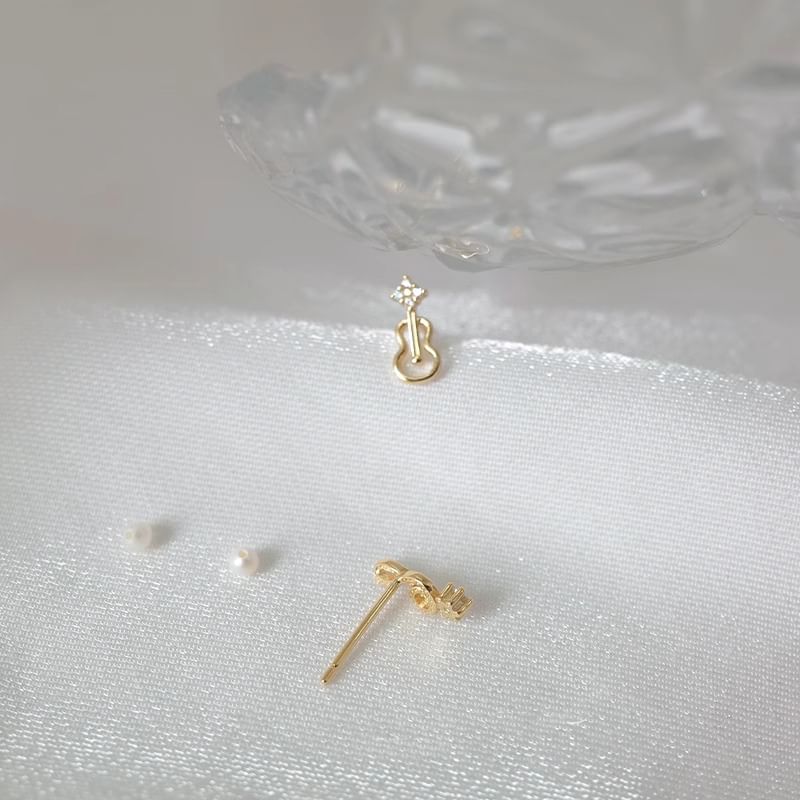 Stud Earring Music Asymmetrical Note Alloy Guitar Rhinestone