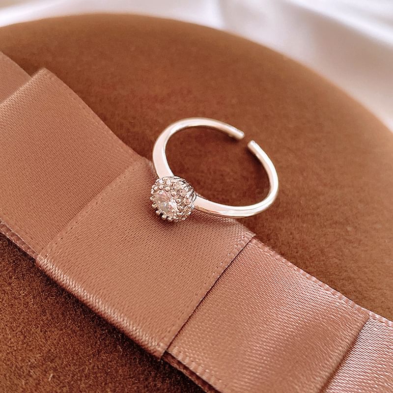 Pearl / Rhinestone Face Ring Smiley Faux