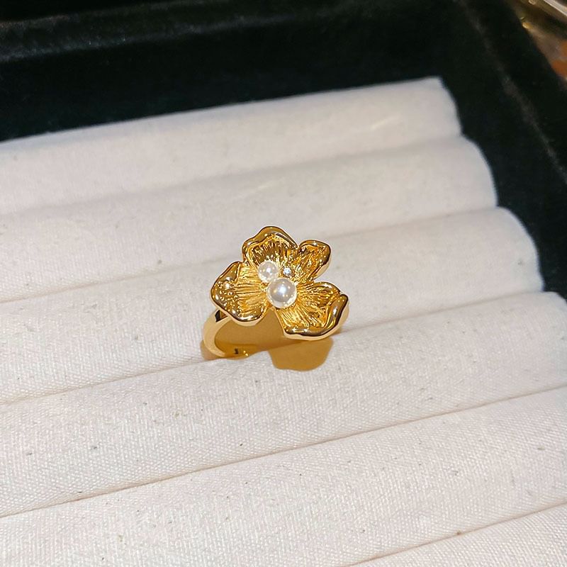 Pearl / Rhinestone Face Ring Smiley Faux