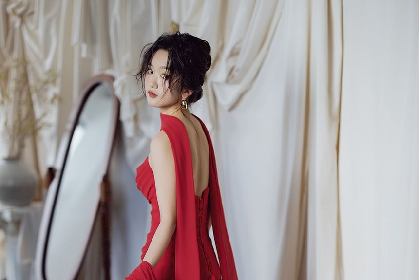 Neckline Strapless Gown Sheath Ruched Evening Plain