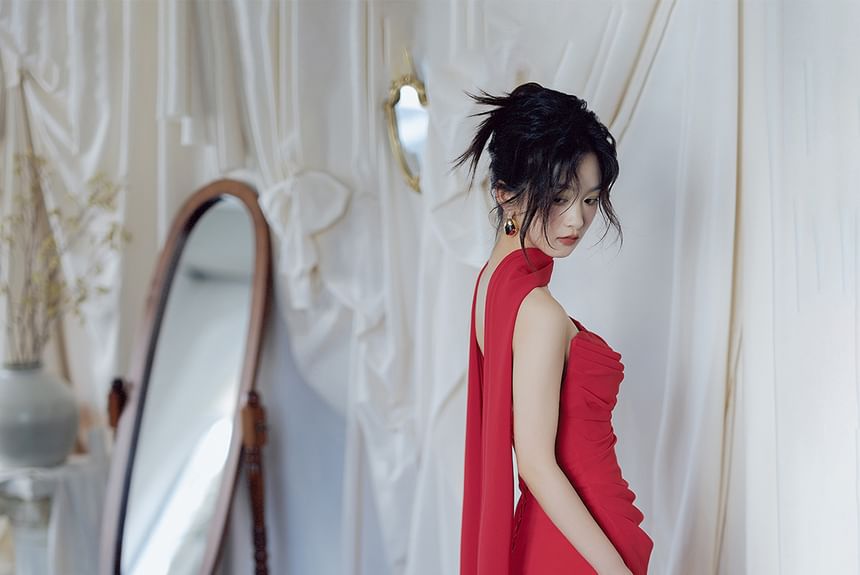 Neckline Strapless Gown Sheath Ruched Evening Plain