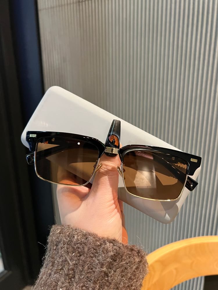 Vintage Frame Metal Sunglasses