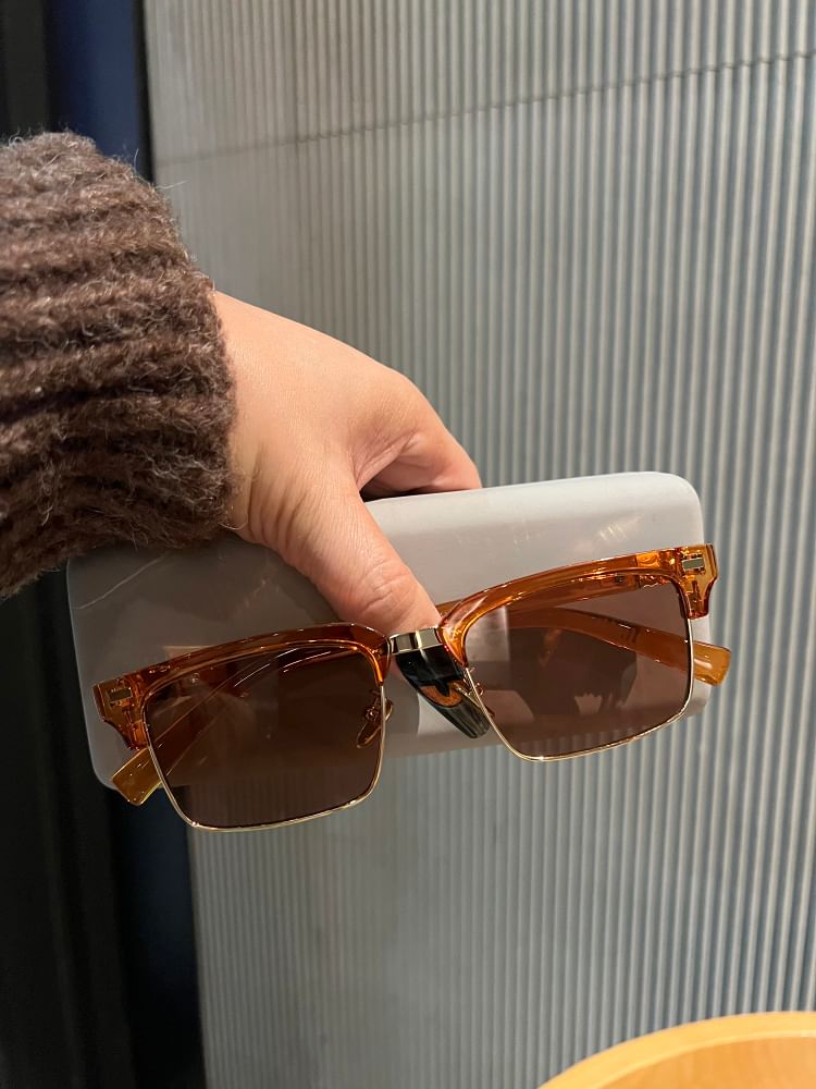 Vintage Frame Metal Sunglasses