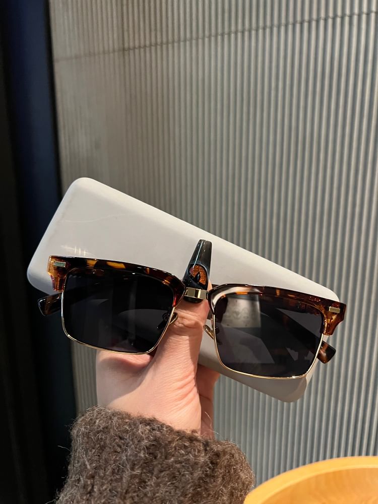 Vintage Frame Metal Sunglasses