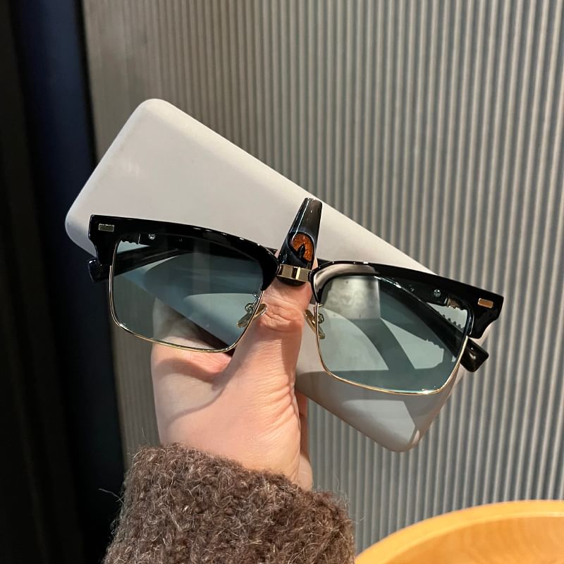 Vintage Frame Metal Sunglasses