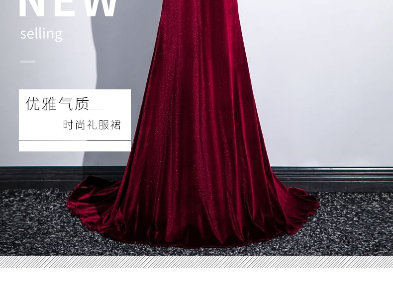 Evening Sweetheart Velvet Neckline Trained Sheath Short-Sleeve Gown