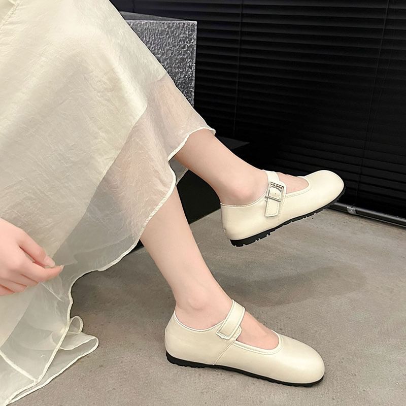 Jane Round Plain Toe Flats Mary Leather Buckled Faux
