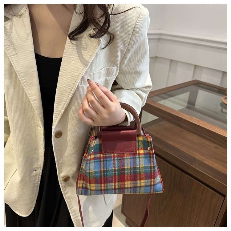 Set: Plaid Shoulder Bag + Plain Faux Leather Pouch