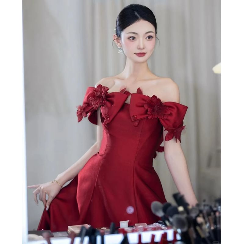 Accent Gown Bow A-Line Off-Shoulder Flower Evening Plain
