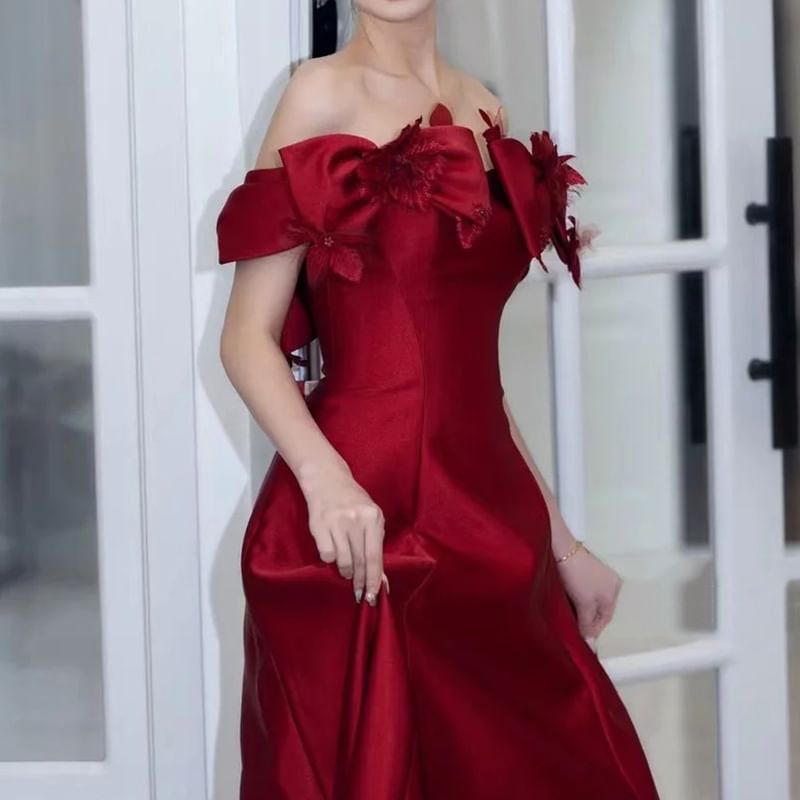 Accent Gown Bow A-Line Off-Shoulder Flower Evening Plain